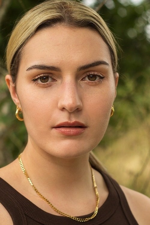 Biatris Fletçer backdrop