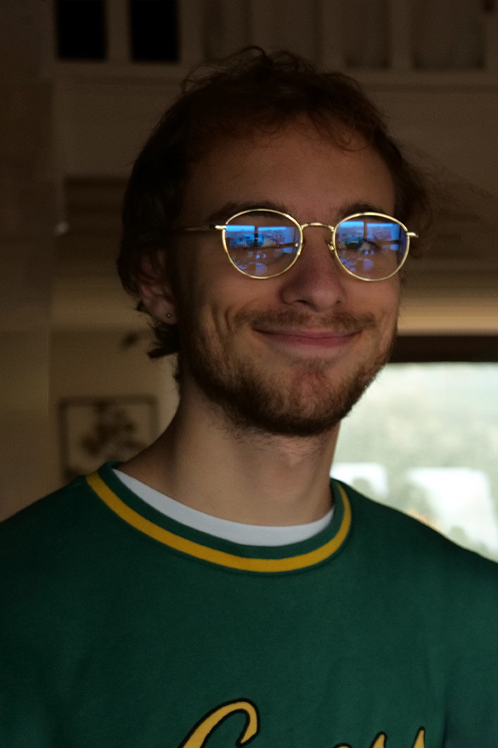 Léon Lavialle backdrop