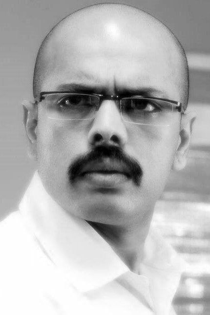 Chiintu Chakravarthii backdrop