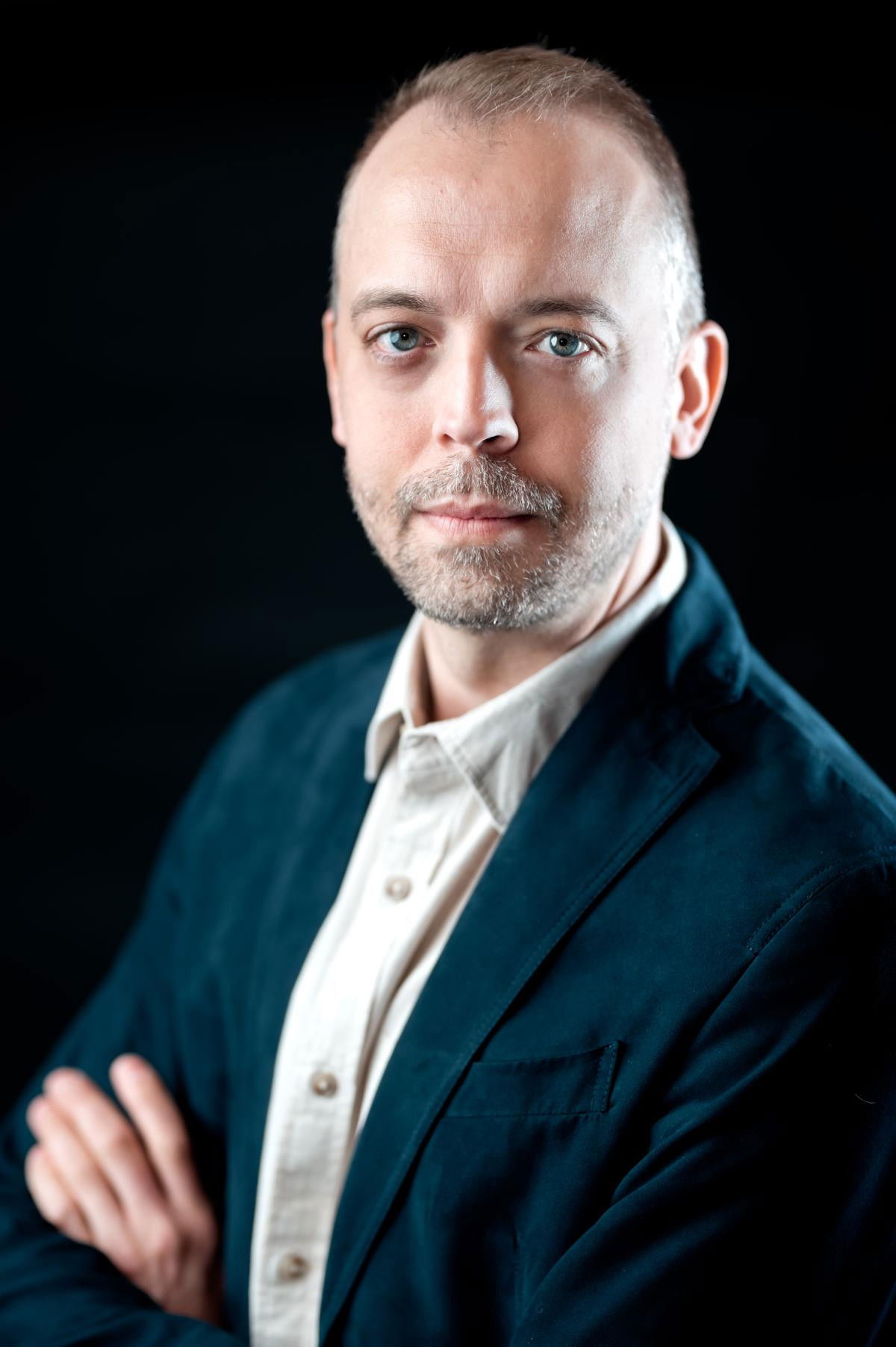 Markus Stenback backdrop