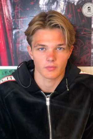 Lance Hedman Graaf backdrop