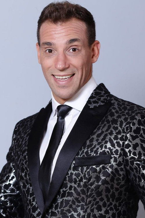 Maksimiliano de la Krus backdrop