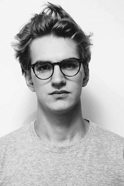 Léopold Lemarchand backdrop