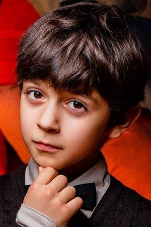 Lev Pichakhchi backdrop