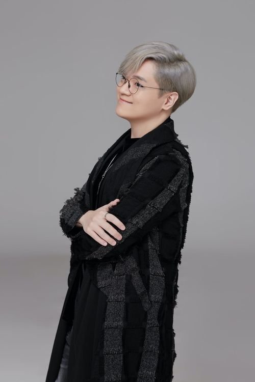 Lee Sang-ho backdrop