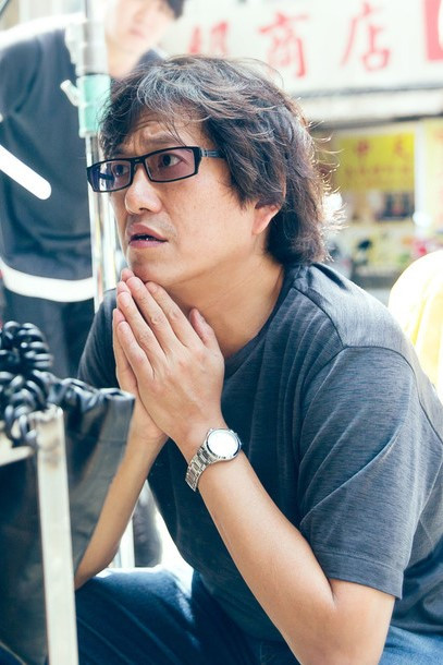 Akira Hsueh backdrop