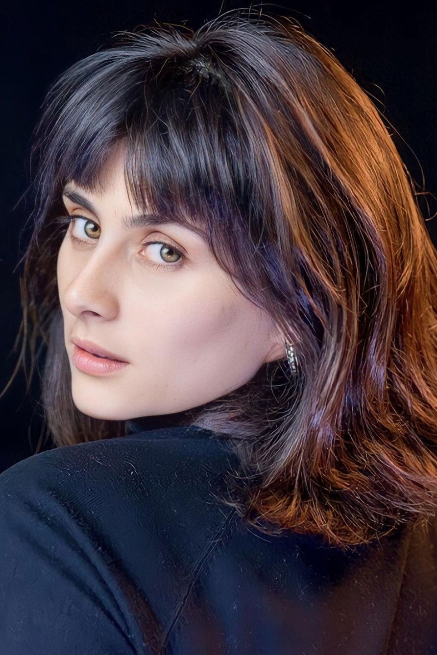 Luana Biagi backdrop