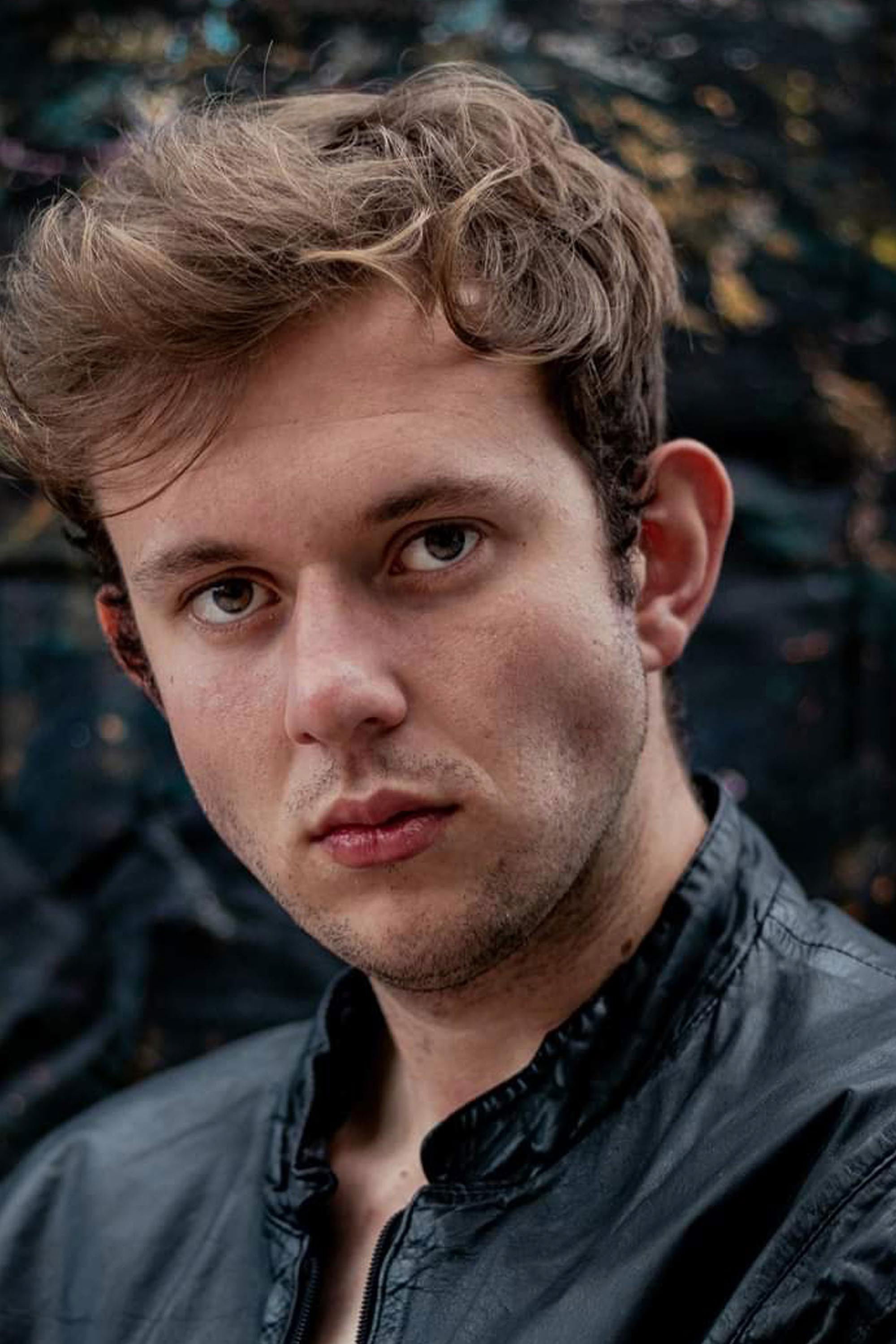 Paul Valdivieso backdrop