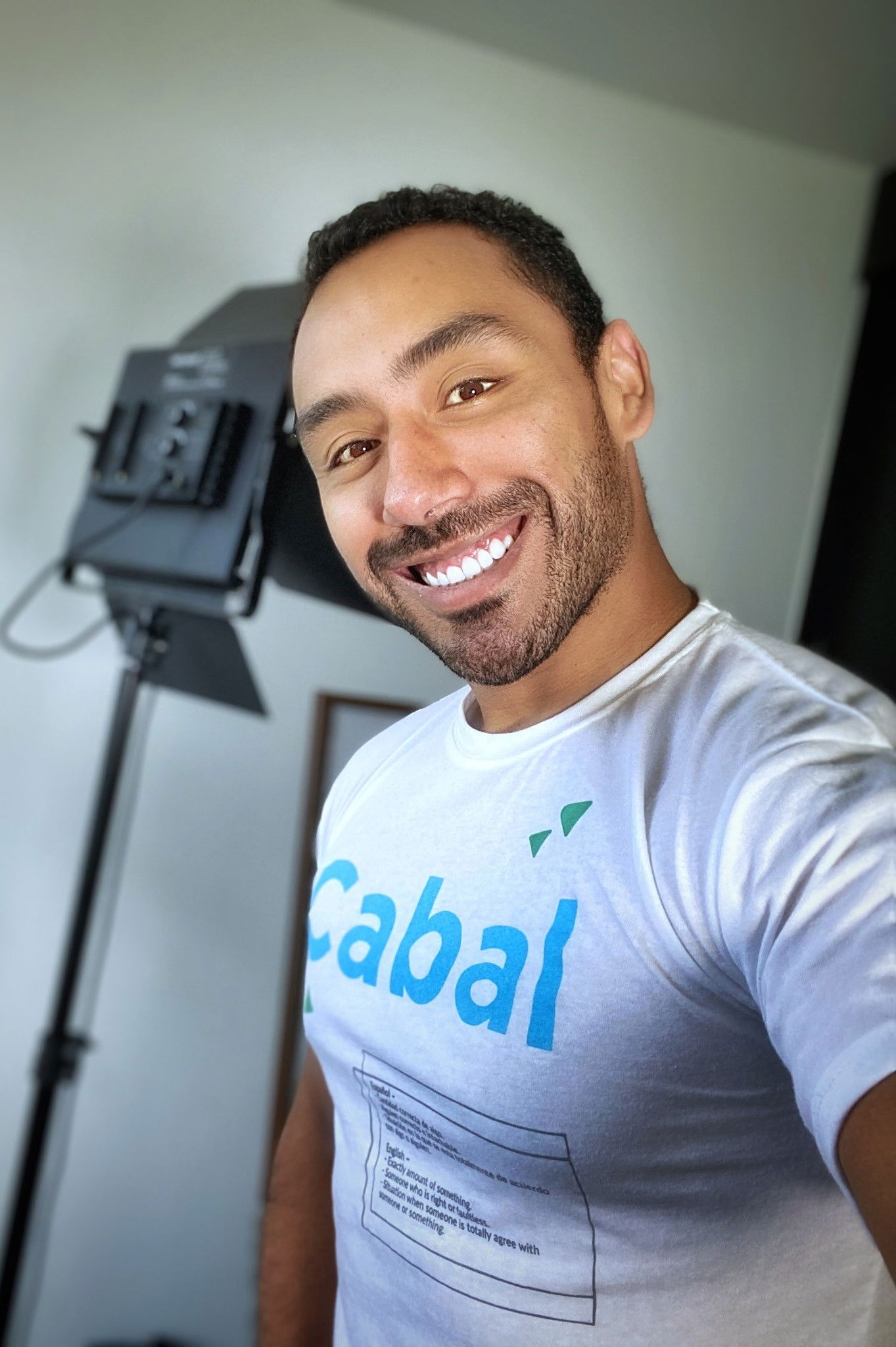 Edwin Bambuchia Ramírez backdrop