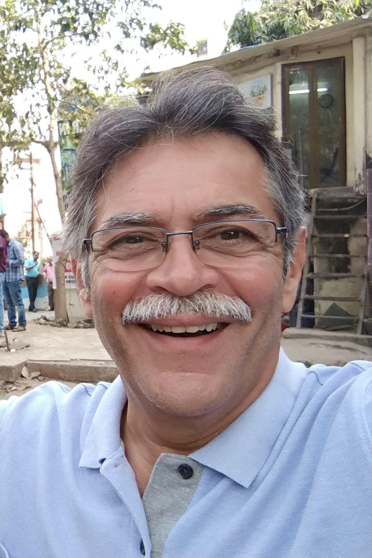 Micky Makhija backdrop