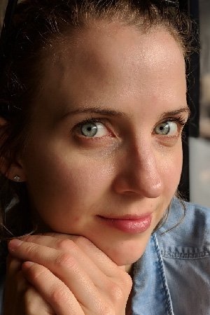 Randi Rodrigues backdrop