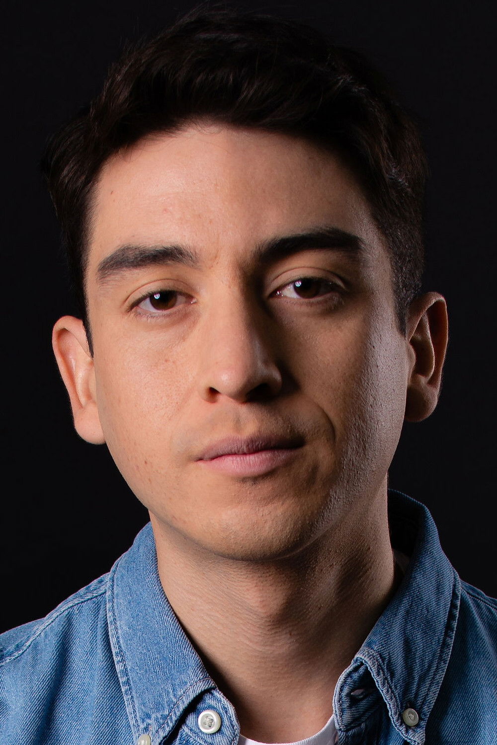 Arón Hernández backdrop