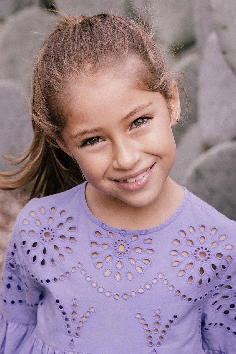 Carolina Perezcano backdrop