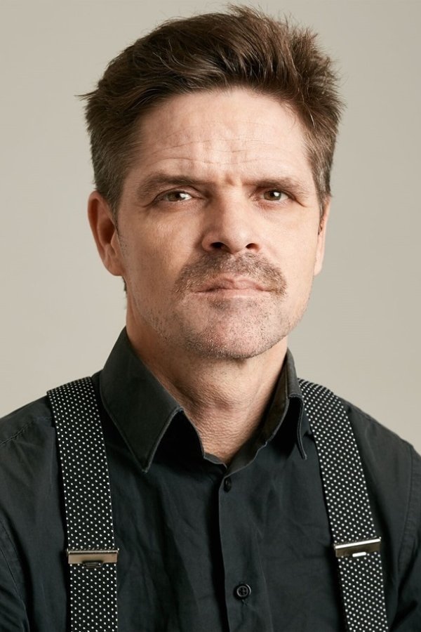 Alèx Moreu backdrop