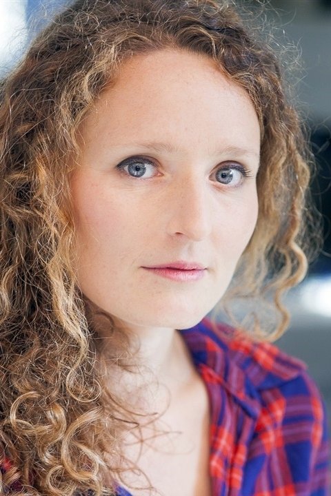 Julia Boutteville backdrop