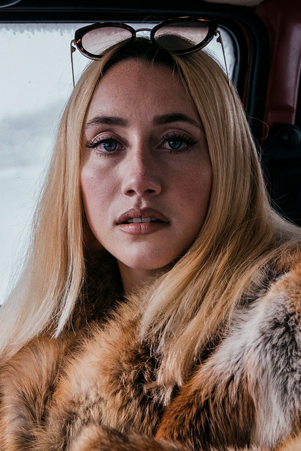 Annalena Miano backdrop