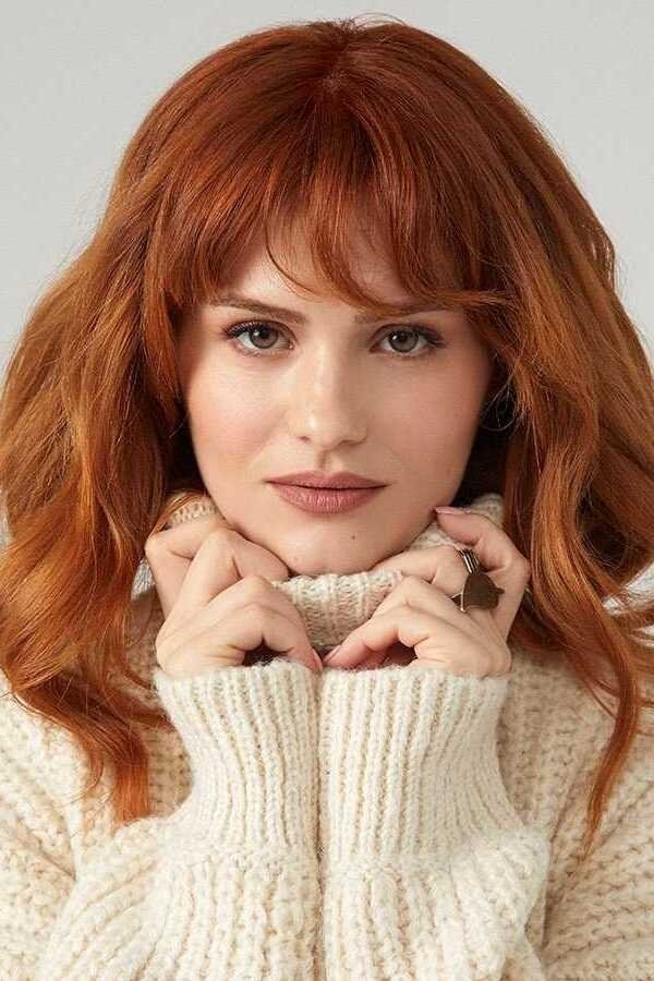 Burcu Cavrar backdrop