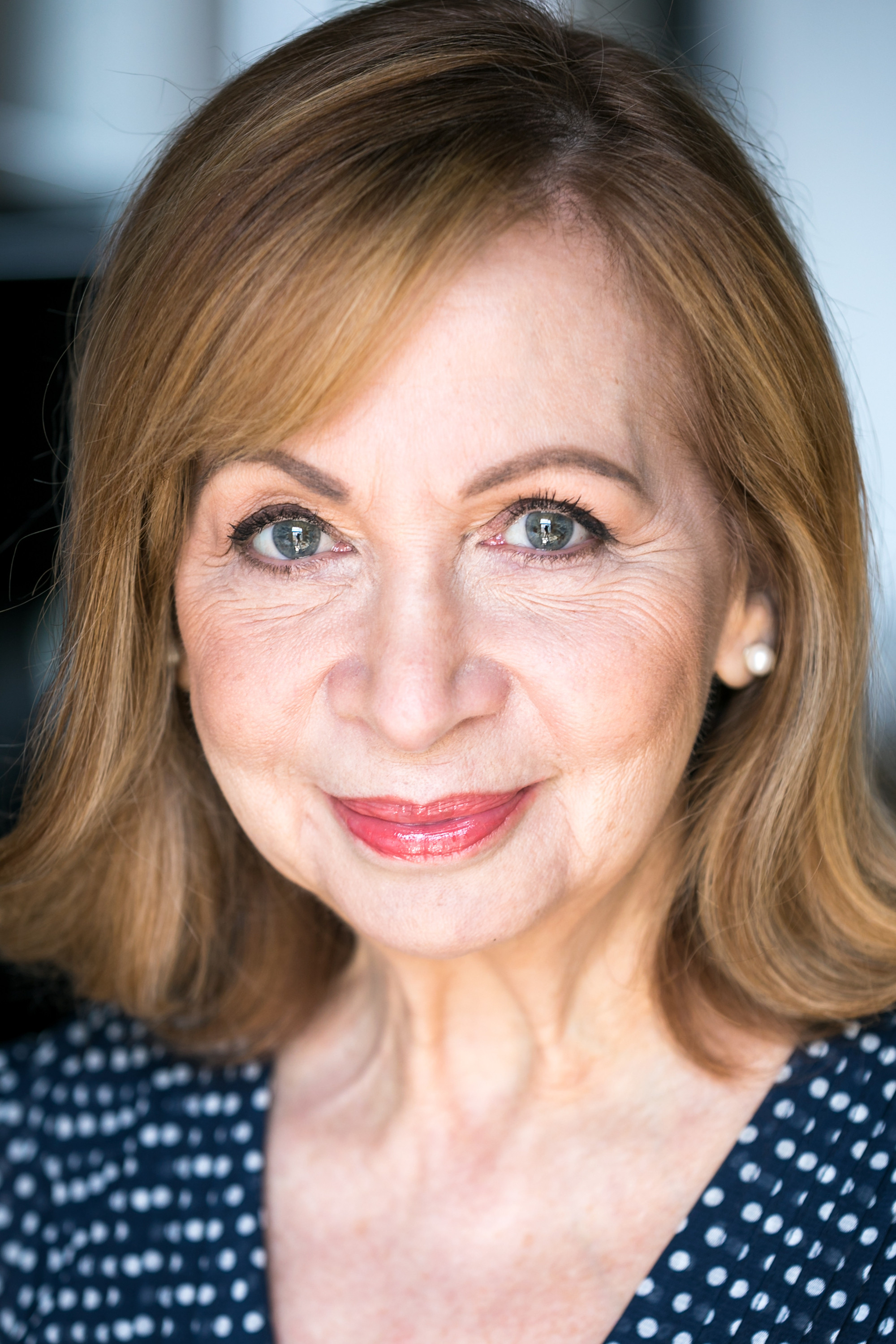 Laura Julian backdrop