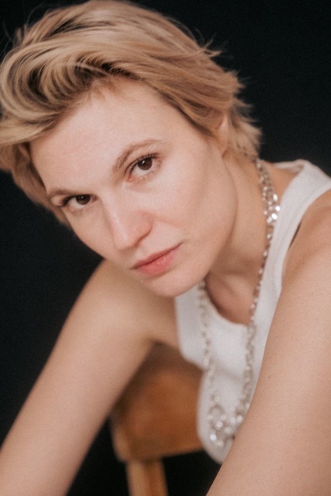 Elena Wolff backdrop