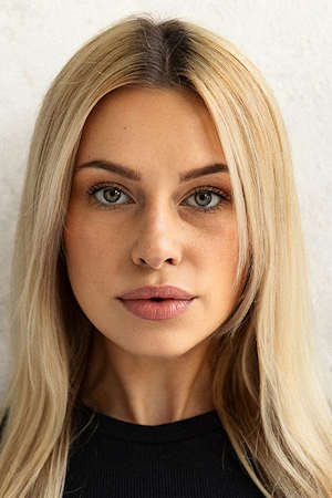 Wiktoria Supryn backdrop