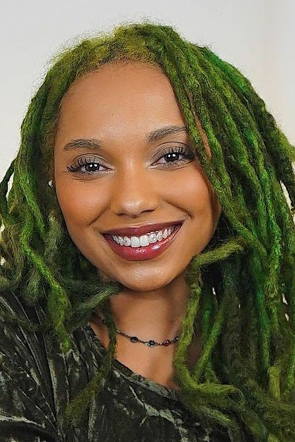 Nátaly Neri backdrop