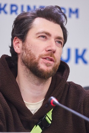 Artur Lerman backdrop