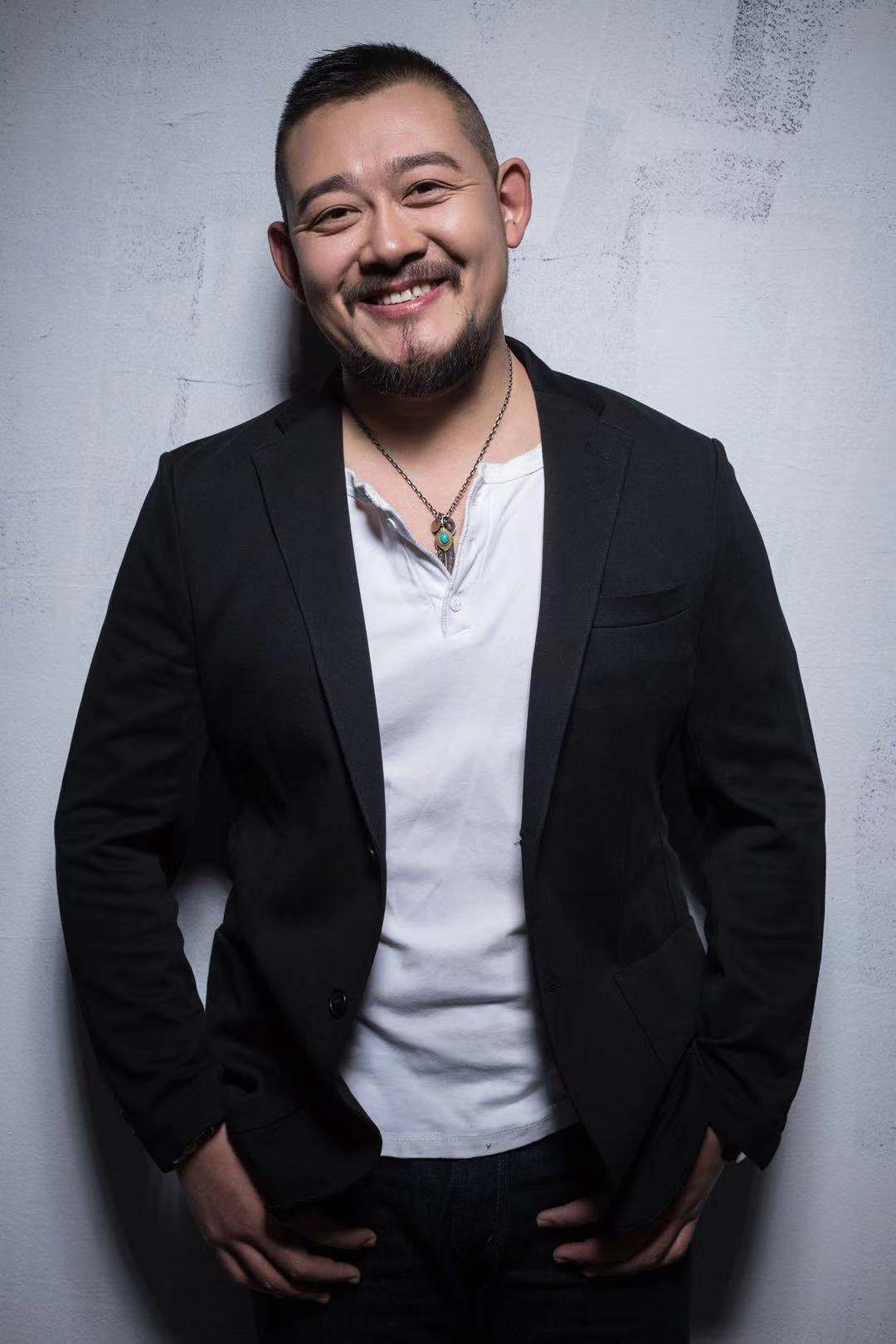 Zhang Jinan backdrop