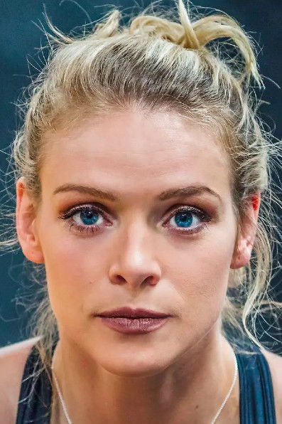 Hailey Cowan backdrop