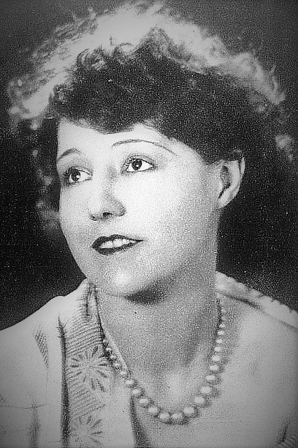 Iris Ashton backdrop