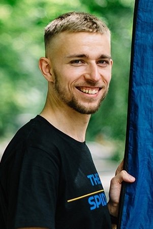 Anton Skrypets backdrop