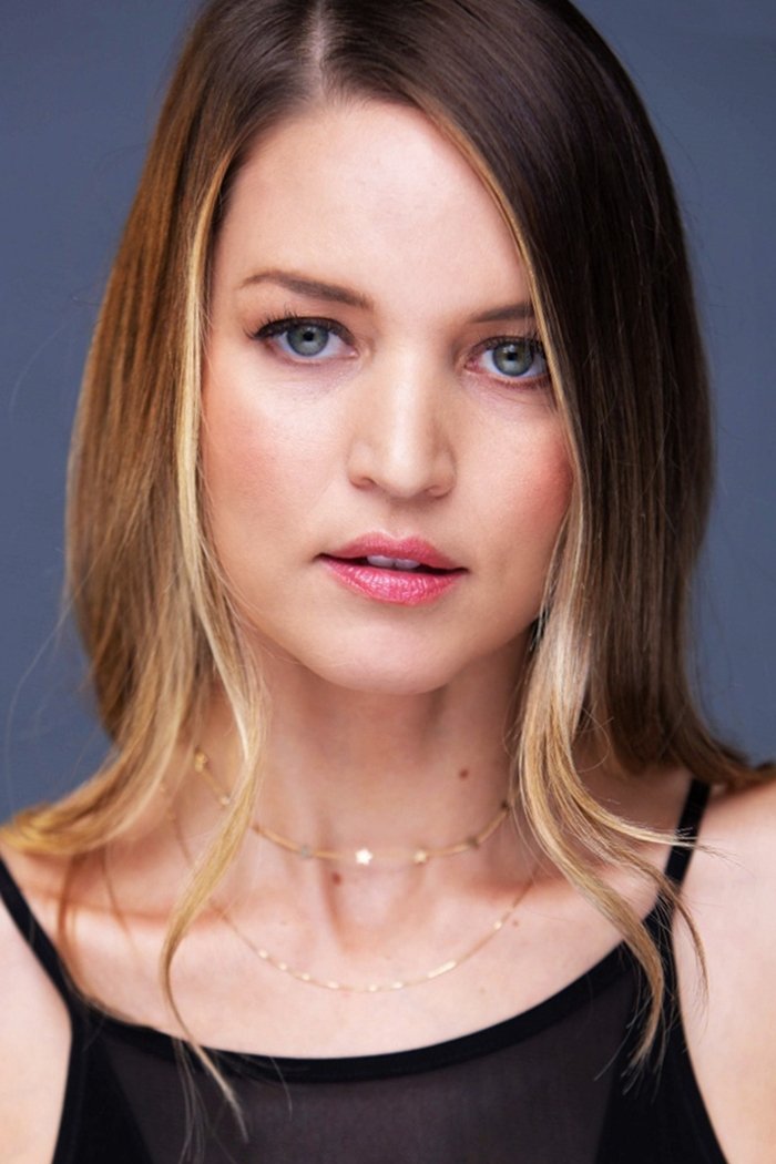 Amie Raylynn Apodaca backdrop