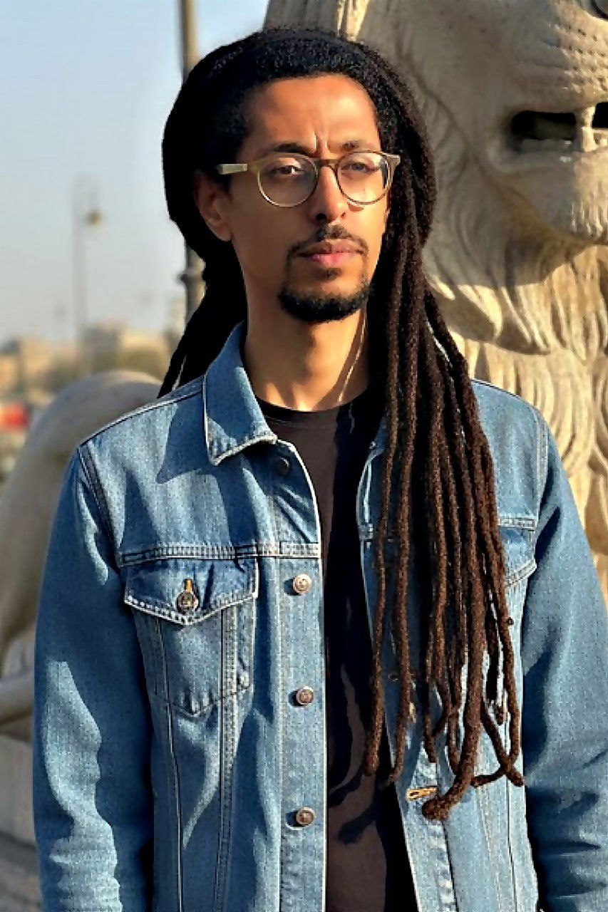 Mahmud Omar backdrop