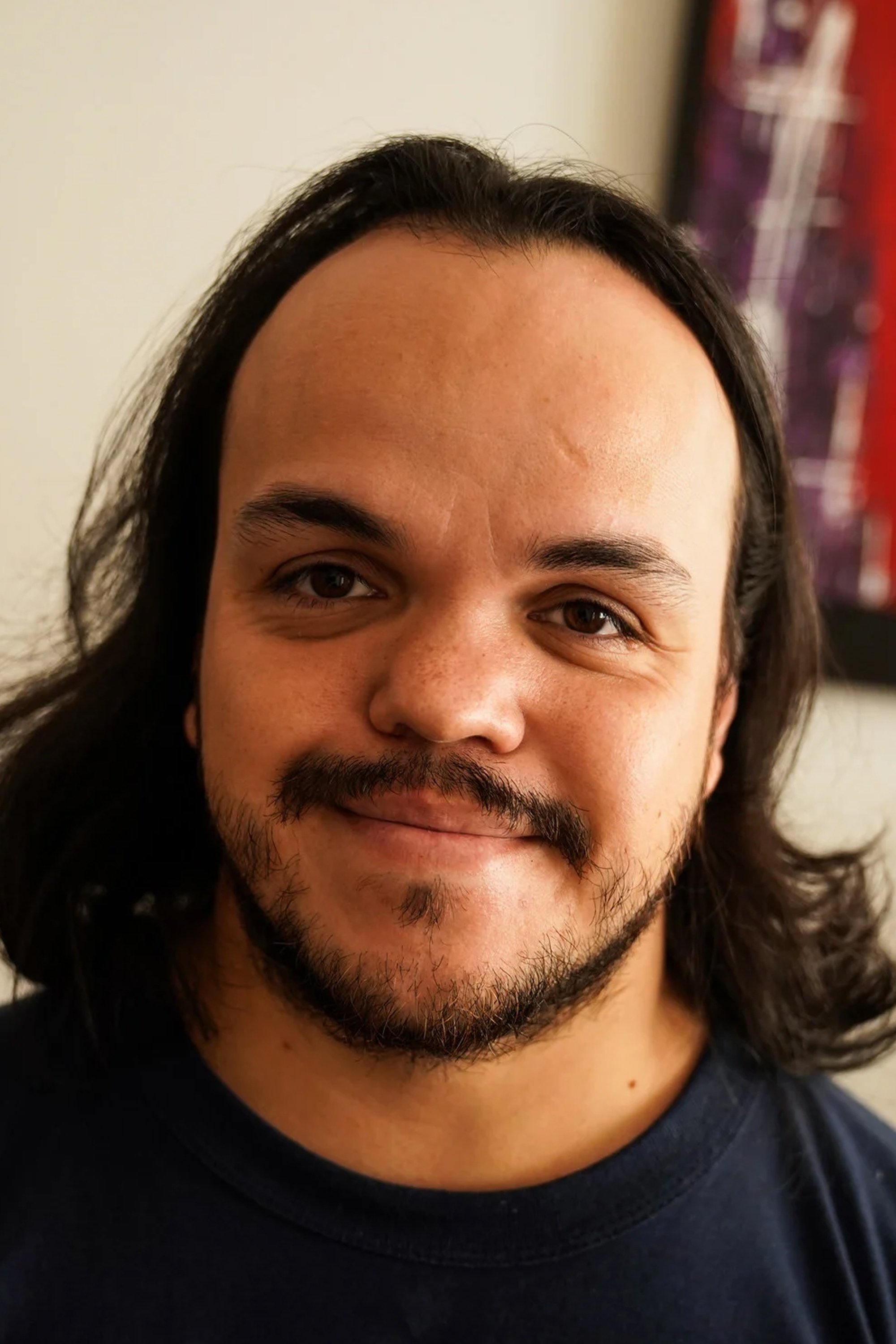 Hernán Cuevas backdrop