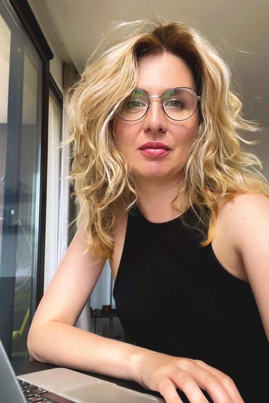 Yuliya Lemark backdrop