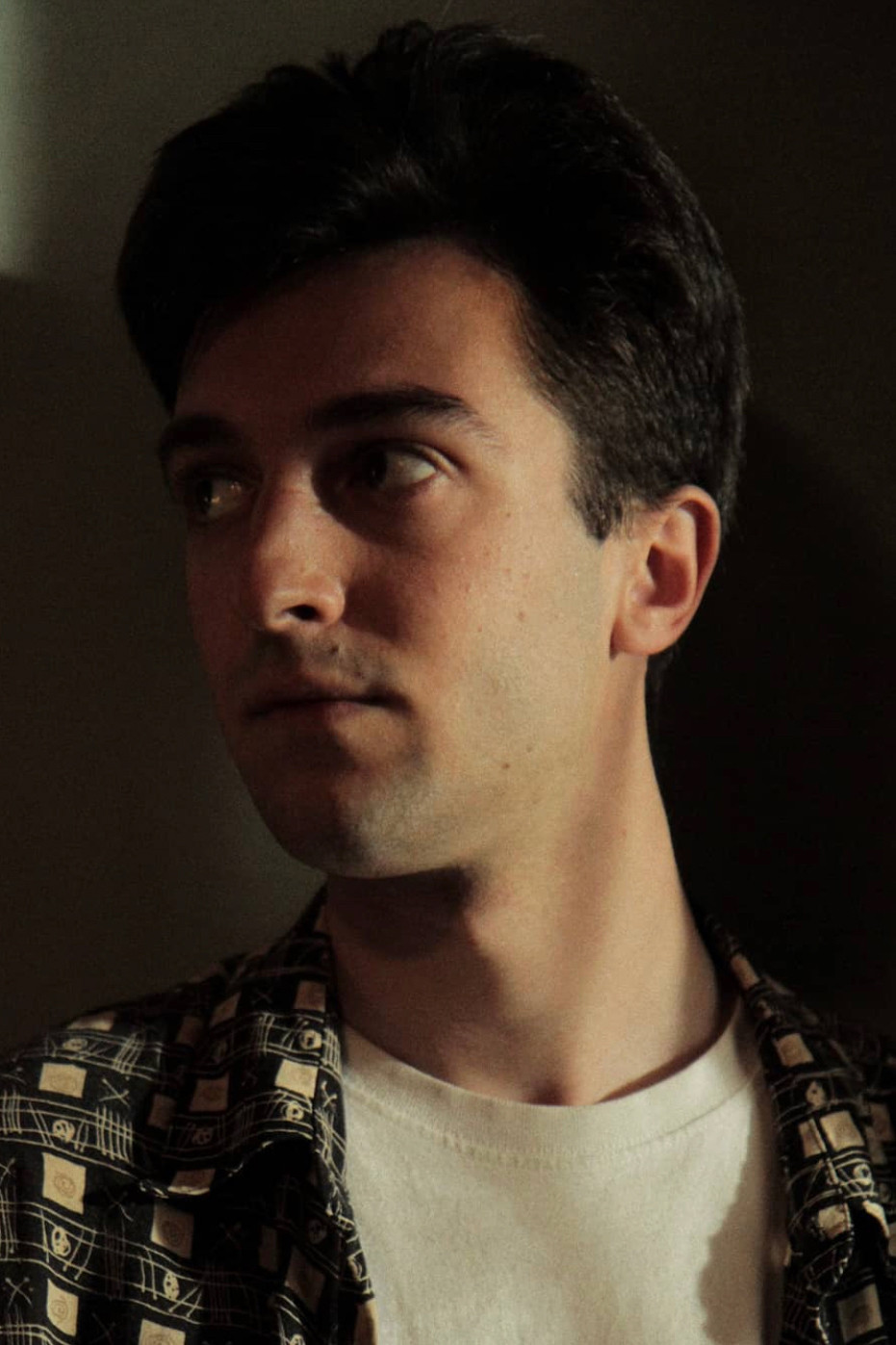 Alejandro Moreno backdrop