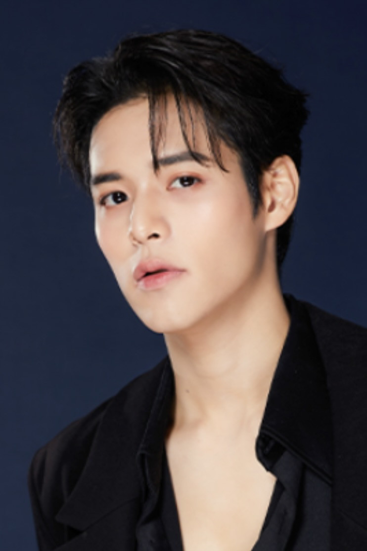 Poon Mitpakdee backdrop