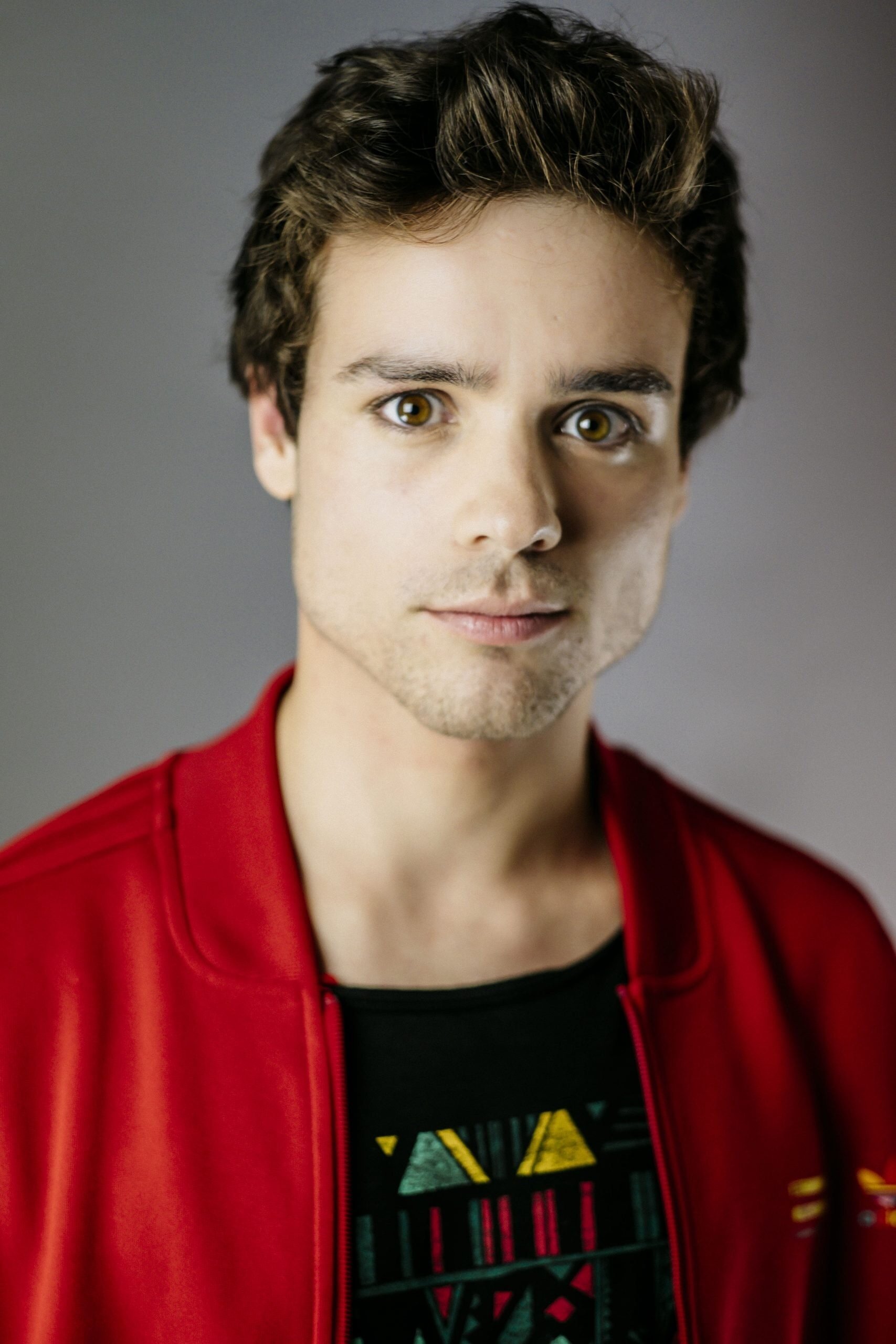 Tadeu Faustino backdrop