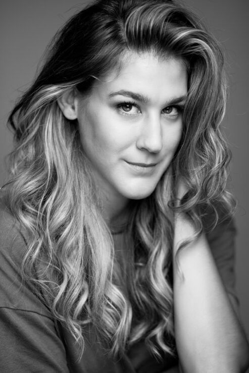 Kinga Kádár backdrop