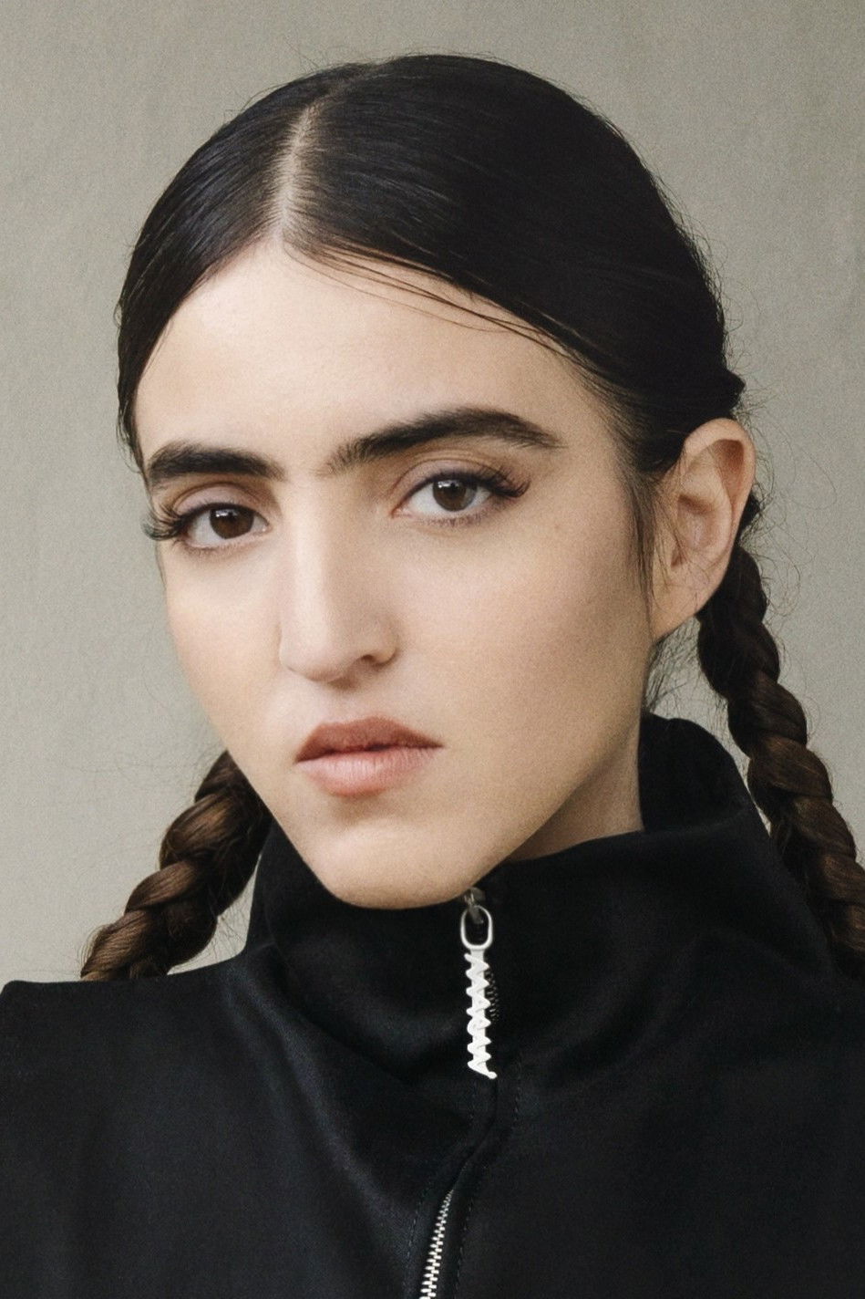 Joan Thiele backdrop