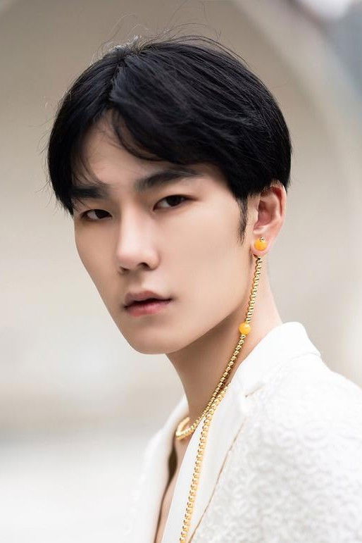 Wang Yi Huan backdrop