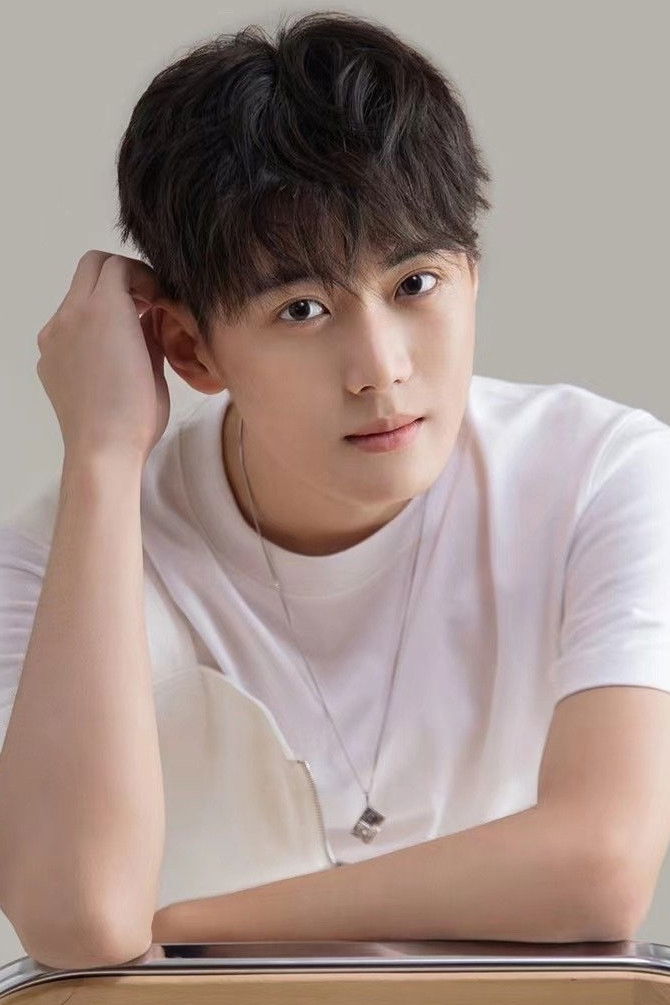 Liu Yongchen backdrop