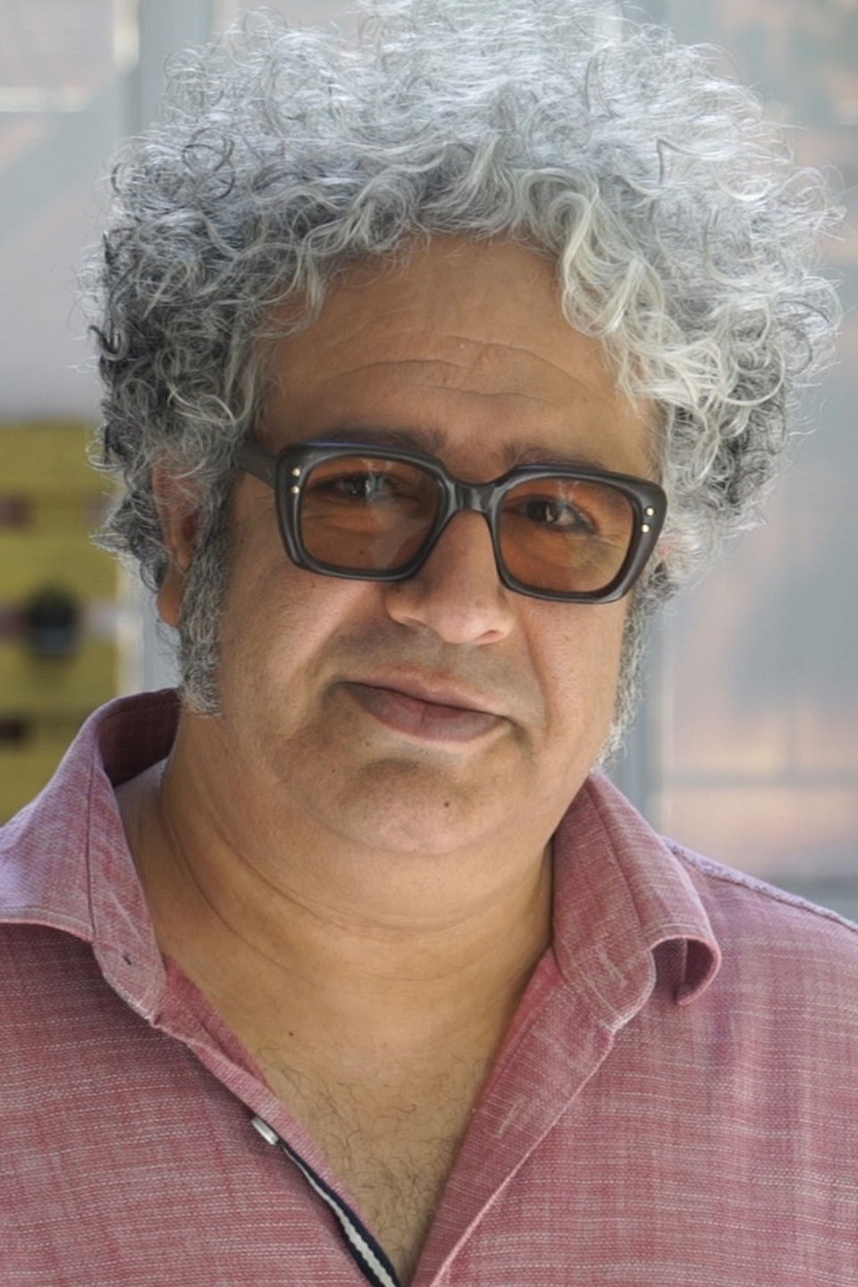 Baktash Abtin backdrop