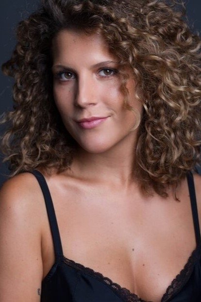 Mònica Giménez backdrop