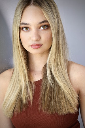 Tina Bleszynski backdrop