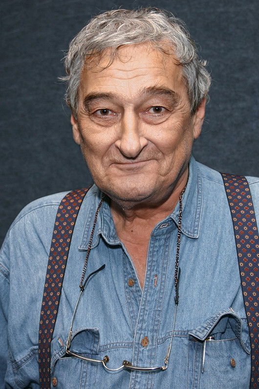 Hugó Gruber backdrop