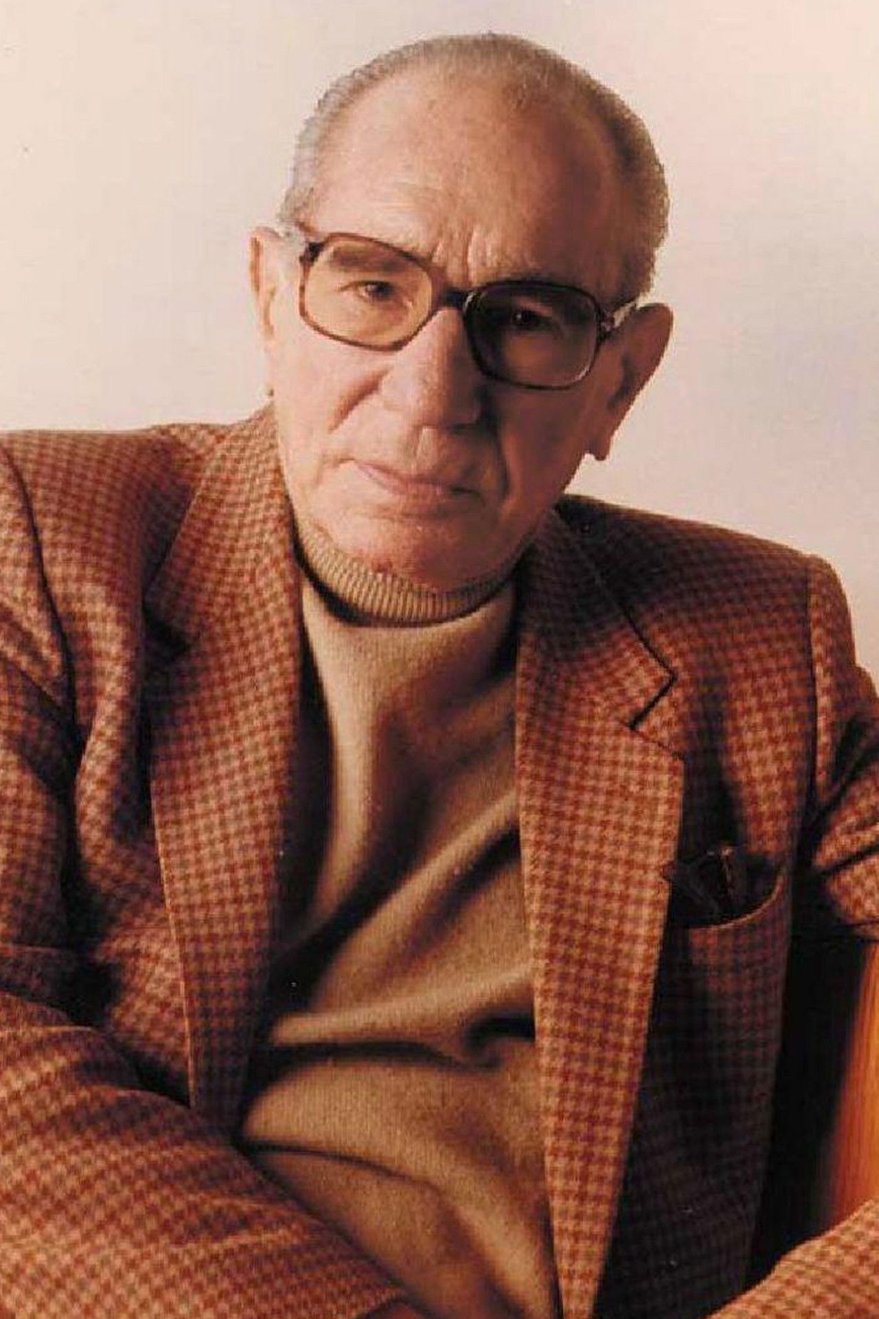 Pierre Chenal backdrop