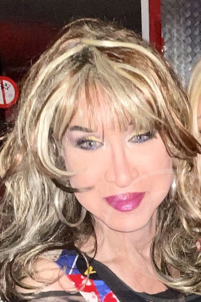 Mania Lembesi backdrop