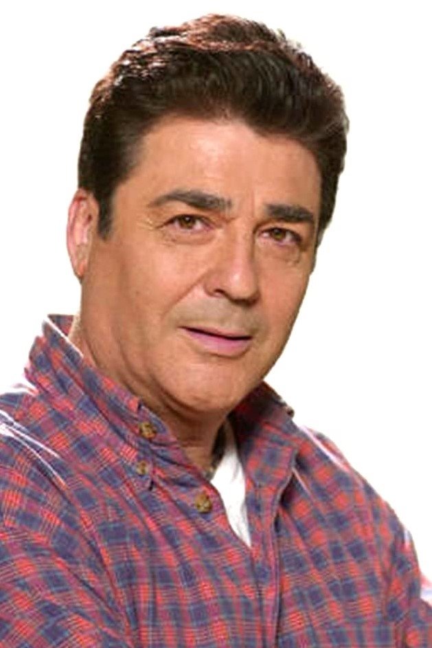 Máximo Valverde backdrop