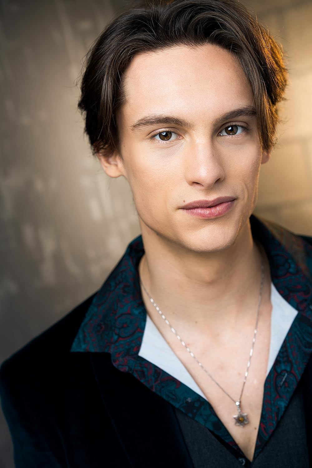 Felix Merback backdrop