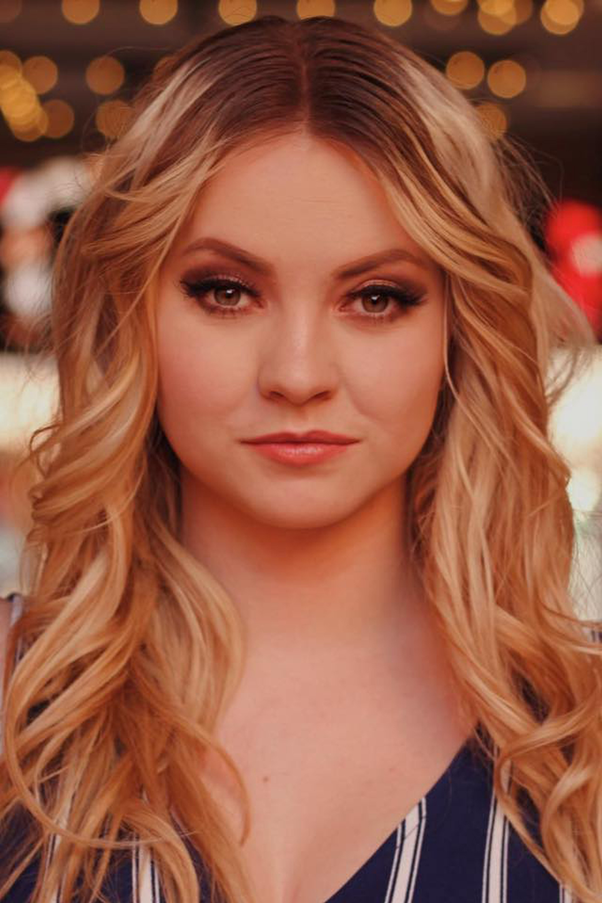 Elisabeth Larson backdrop